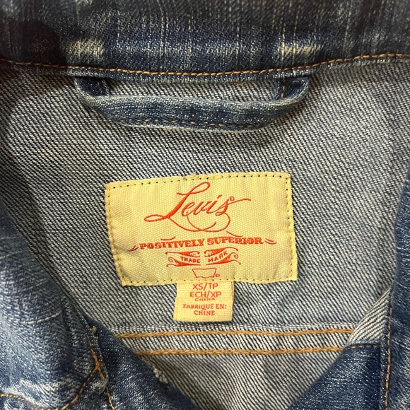 Levi’s Denim/Jean Jacket - Picture 6 of 7